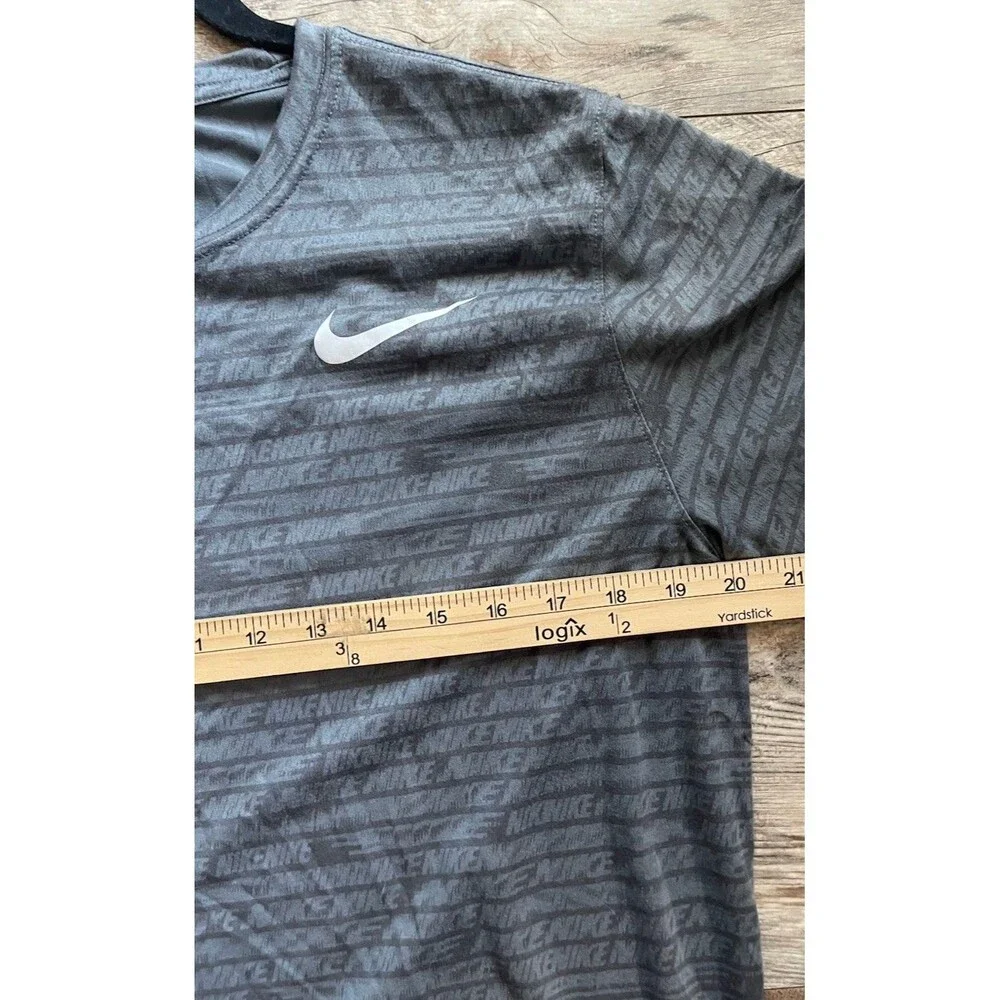 The Nike Tee Mens Large Grey Black Dri-Fit Crew Neck Light Weight Running Gym